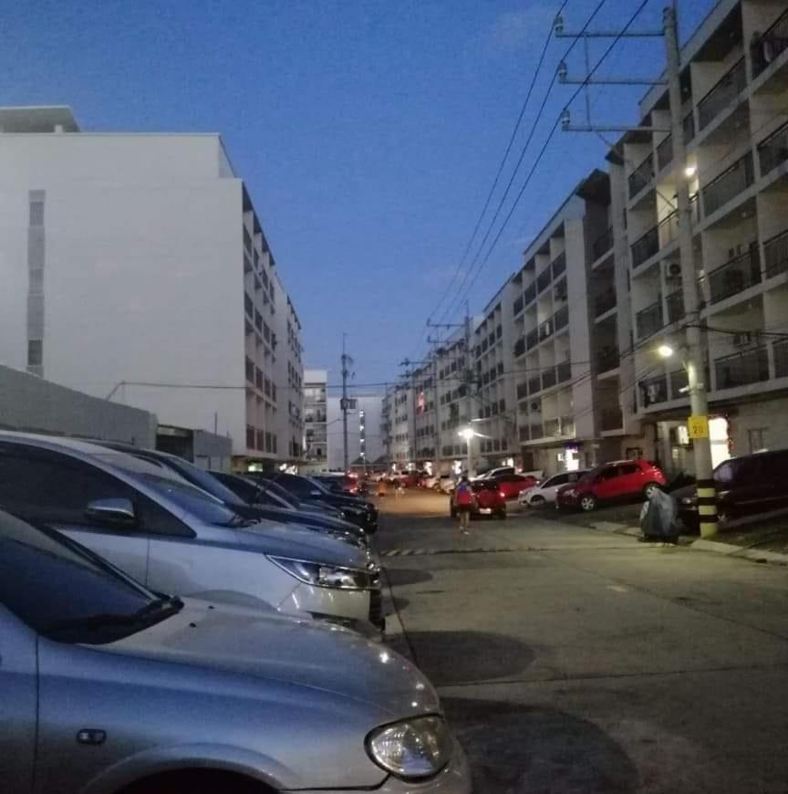 Ekonumi Rooms At Moonwalk Paranaque Paranaque City エクステリア 写真