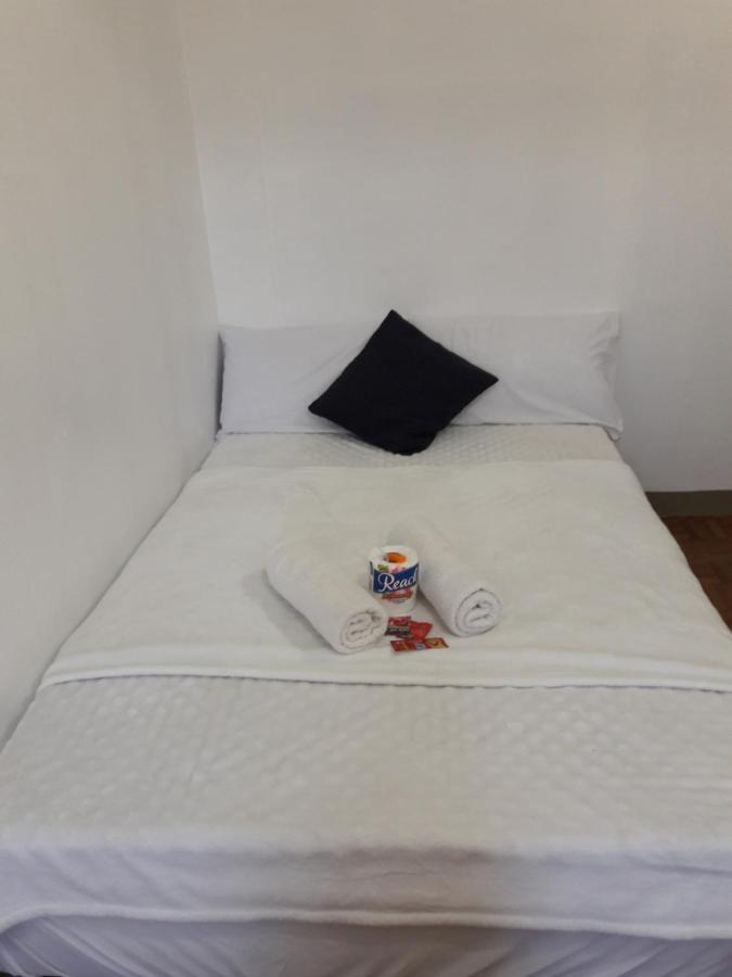 Ekonumi Rooms At Moonwalk Paranaque Paranaque City エクステリア 写真